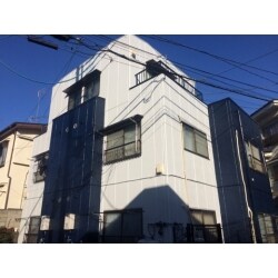アクセントカラーを入れシャープでお洒落な外観になりました
