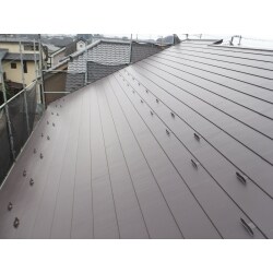 トップライトからの雨漏り対策で撤去後に屋根葺き替え