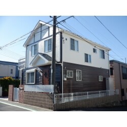 外壁と付帯部の塗装仕上げ、屋根塗装仕上げ、バルコニー防水工事仕上げ