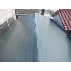屋根塗装仕上げ工事