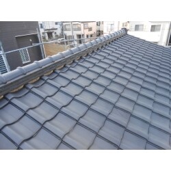 瓦調整後に変成シリコンシーラント黒PROACTでシーリング工事
