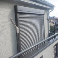2階掃き出し窓シャッター取付工事