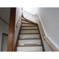 手摺取付で階段利用が安全楽々!