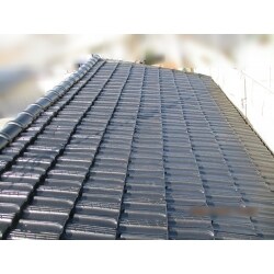 【施工後】
足場を組み、屋根塗装工事・雨樋交換取付工事を行いました。
全体の工期は５日間です。