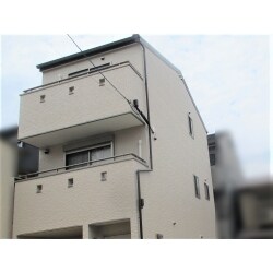 【施工後】
足場を組み、シーリング工事・外壁塗装工事・屋根塗装工事を行いました。
全体の工期は約３週間です。