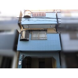 【施工後】
足場を組み、外壁塗装工事・屋根塗装工事・ベランダ防水工事を行ないました。
全体の工期は１５日間です。