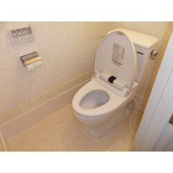 お店に来られるお客様が使いやすいトイレにしました。