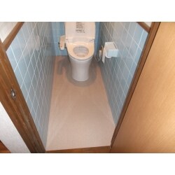 便器は再利用し、床の段差を解消し使いやすくなりました。