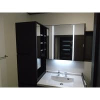 シックで収納たっぷりな洗面室に!