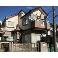 近隣に馴染ませた配色で塗装