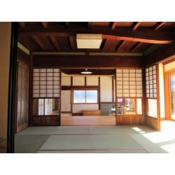 伝統的日本家屋です。歴史ある住まいをリノベーションで再生し、住まいの寿命は更に延びました。
