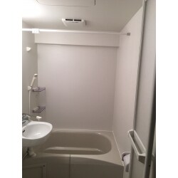 お風呂、洗面、トイレの三点式ユニットリフォームです。