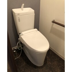 落ち着いた雰囲気のトイレになりました。