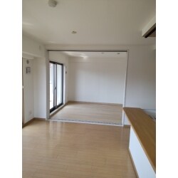 旧和室を洋室に施工し、使用しやすくスタイリッシュな空間になりました。