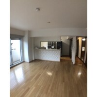 家中のクロスを張替えてエコカラットも施工しました。