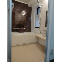 窓付きのシステムバスルームを取替えしました。