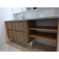 家中に木目をお洒落に使用されているリフォームです。