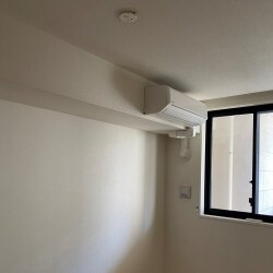 マンションのクロス全部屋張替と一部床材の張替を致しました。