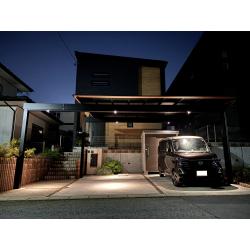夜間も安心のスタイリッシュカーポート