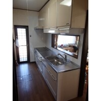 昇降ラックで収納力アップ&使いやすさも抜群なキッチンに!