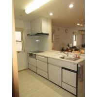 会話が弾む開放的なキッチン