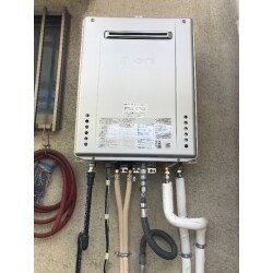 追い焚き付の給湯器に交換。さまざまなメーカー製品を取り扱っておりますので、お客様のご要望に応じて施工させていただきます。