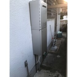 給湯器の取替工事を行いました。
1日で施工完了いたします。