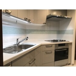 角度のついたキッチンのリフォーム