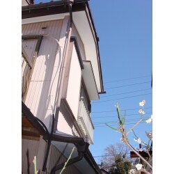 耐震工事と水廻りの工事をさせていただきました。耐震工事によって住宅への不安が大きく取り除かれたことと、特に使い勝手が良くなったレストルームの仕上がりにご満足いただけました。