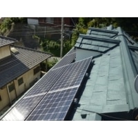 強くて軽い新素材屋根と太陽光パネル工事