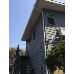 既存は築45年以上の住宅でした。地震に強い建物をということで、横浜市の耐震工事補助制度を利用した工事をさせていただきました。