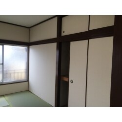 賃貸用に使用していた1ＤＫの和室を、オーナー様の予備部屋として使用できるよう、内装・表具の貼り替えといらない設備の撤去を行いました。※表示価格にはこれ以外の施工も含まれます。