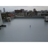 ビルの屋上を塗装でリニューアル