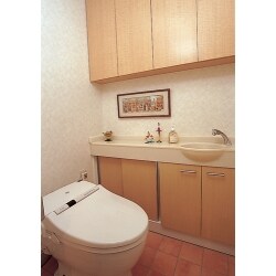 タンクレスタイプの便器の採用でクリーンなトイレへ