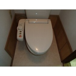 トイレ床修繕工事