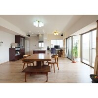 明るい採光のLDKで過ごす穏やかな暮らし