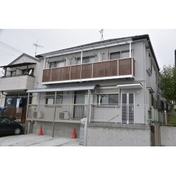 これまでのお住まいを解体して、木造二階建ての賃貸併用住宅を施工させていただきました。