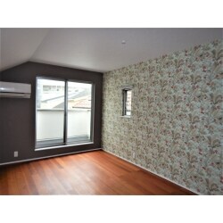中古物件ご購入にあたる内装リフォームを行いました。
クロスにこだわりがあり、1部屋1部屋丁寧にクロスを選定しました。