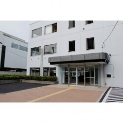 以前は図書館だったビルを内部改修及び外構工事をさせて頂きまして、新しい創業支援施設に生まれ変わりました。