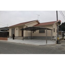 自然素材を使った注文住宅。自由設計・企画住宅にこだわり、家族全員が何年も何十年も健康にリラックスして過ごせる空間づくりを戸建ての新築・リフォームの両方からお手伝いしています。赤ちゃんが舐めても安全な素材を使用した住まい─。それが私たちがご提案している自然素材住宅です。