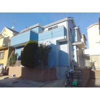 屋根のGLカバー工法と外壁を鮮やかなブルーで塗装しました