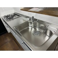 コンパクトでも使い勝手の良い爽やかなキッチンへ