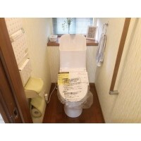 タンク一体型(手洗い付き)を新型に交換しました
