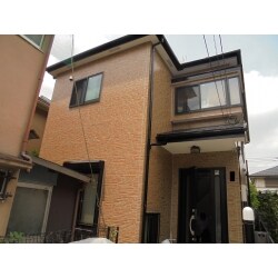 サイディングの模様をそのままにクリア塗料で美観長持ち！
