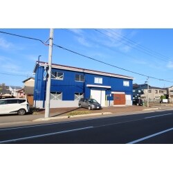 外周部は屋根･外壁･基礎部分の塗装。内部は水回りや休憩スペースなどのリフォーム。また壁や天井の断熱工事も行いました。