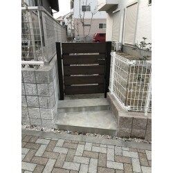 【門扉新設工事】お庭と外部との出入りはしやすい場所でしたが、「防犯の為に」とのご依頼で、鍵付の門扉を設置しました。