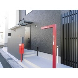基本は白黒で統一し、お客様の好きな赤色をアクセントにしました