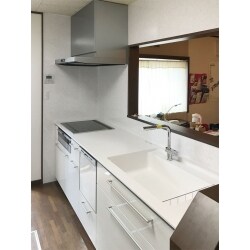 清潔感と明るさにあふれたキッチン・浴室