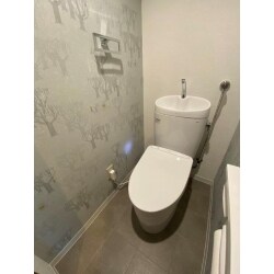 施主様にとって座り⼼地の良いトイレへ交換。お⼿⼊れしやすく、便座の『キレイ除菌⽔』機能で洗剤なしでも鉢内をキレイに保つことができます。