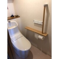 手すりを取り付けて安心・綺麗なトイレに